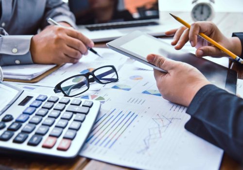 team-businessmans-job-working-with-laptop-open-space-office-meeting-report-progress